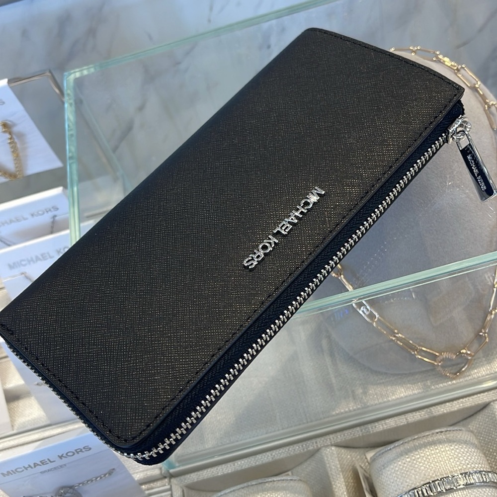 MICHAEL KORS Jet Set Travel Large Saffiano Leather Quarter-Zip Wallet
Black 
NWT - Picture 8 of 16